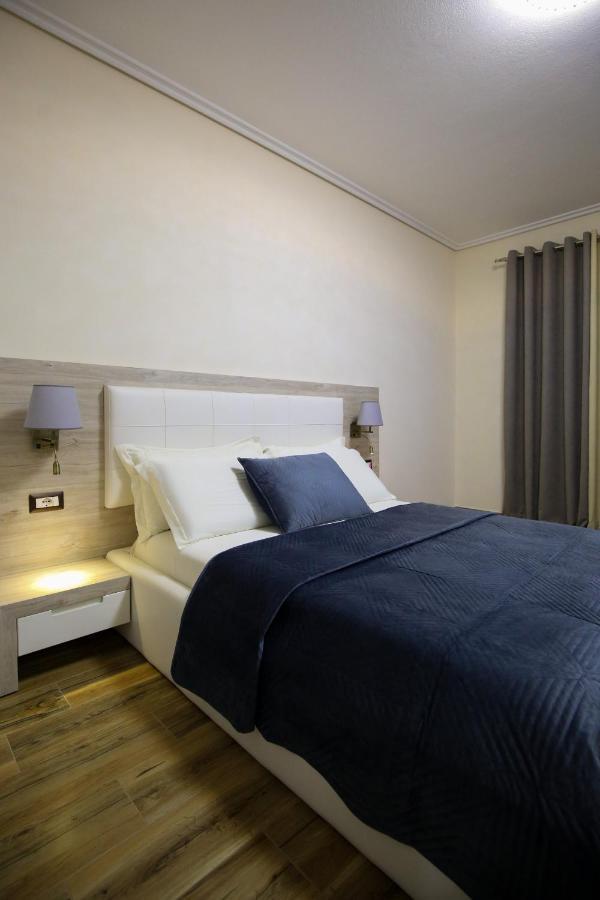 Hotel Vd Roleks Vlore Phòng bức ảnh