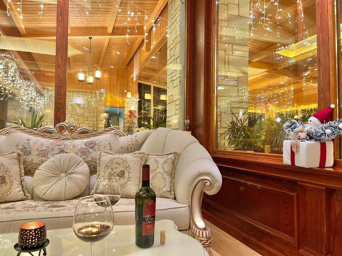 Hotel Vd Roleks Vlore Ngoại thất bức ảnh