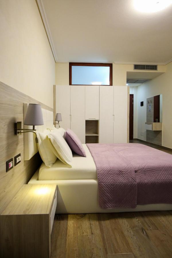 Hotel Vd Roleks Vlore Phòng bức ảnh