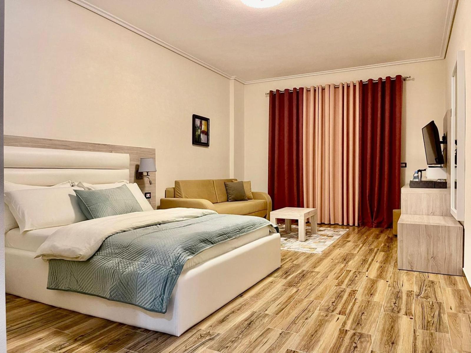 Hotel Vd Roleks Vlore Ngoại thất bức ảnh