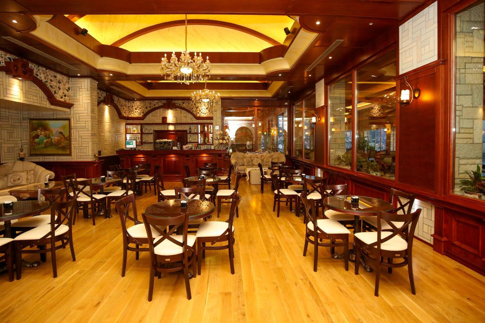 Hotel Vd Roleks Vlore Ngoại thất bức ảnh